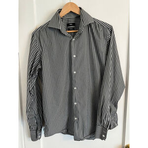 Boss Hugo Boss Mens Button Down Shirt Size 15 1/2 or 39 Striped Made in Turkey